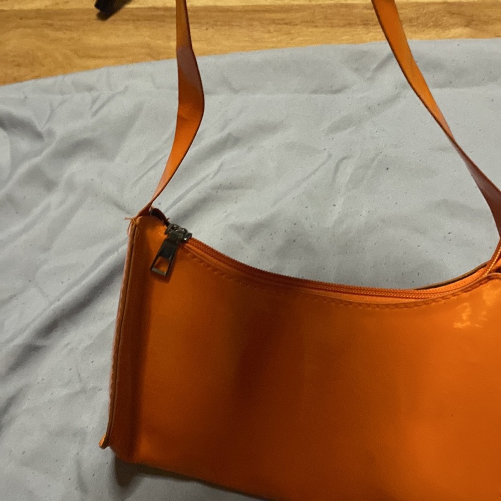 Bag 🫶🏾 - Picture 2 of 3